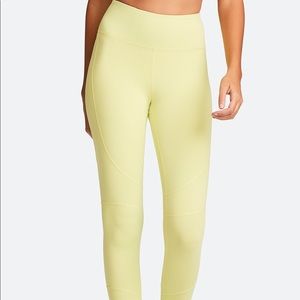 NWT Alala Buttercup Vamp Ankle Length Leggings M